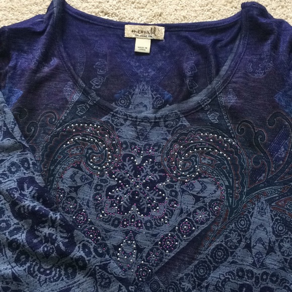 Top - Picture 2 of 4